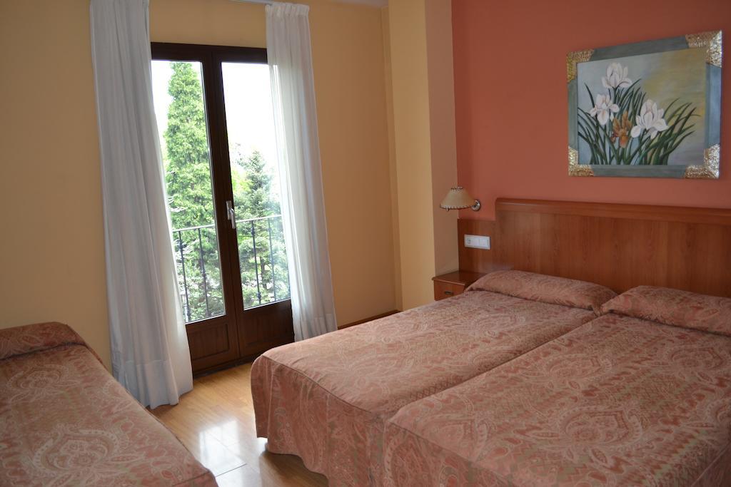 Hostal Quevedo Леон Номер фото
