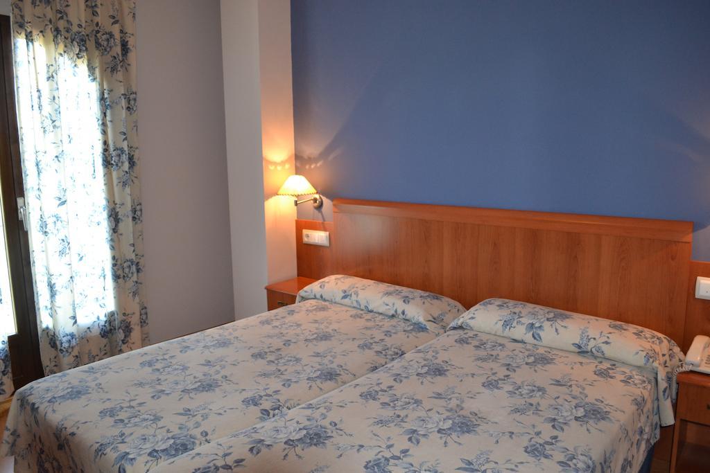 Hostal Quevedo Леон Номер фото
